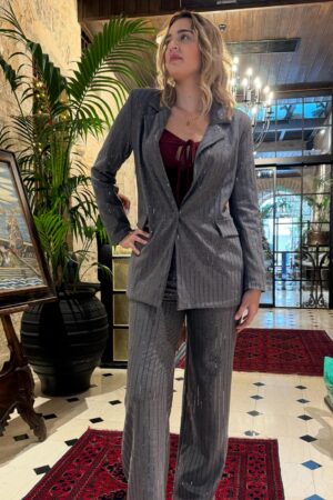 ΚΟΣΤΟΥΜΙ ΜΕ ΠΑΓΕΤΑ